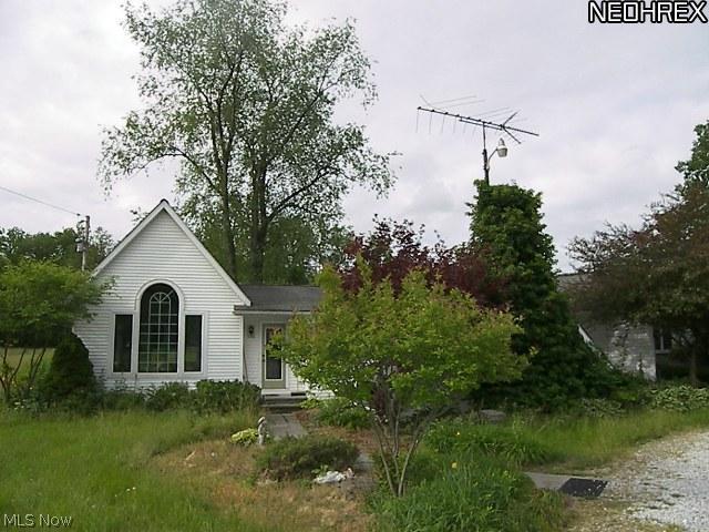 7635 Fields Road Chagrin Falls, OH 44023 - Photo 2 of 17