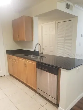 $1,800 | 3314 Haviland Court, Unit 104, Palm Harbor, FL 34684