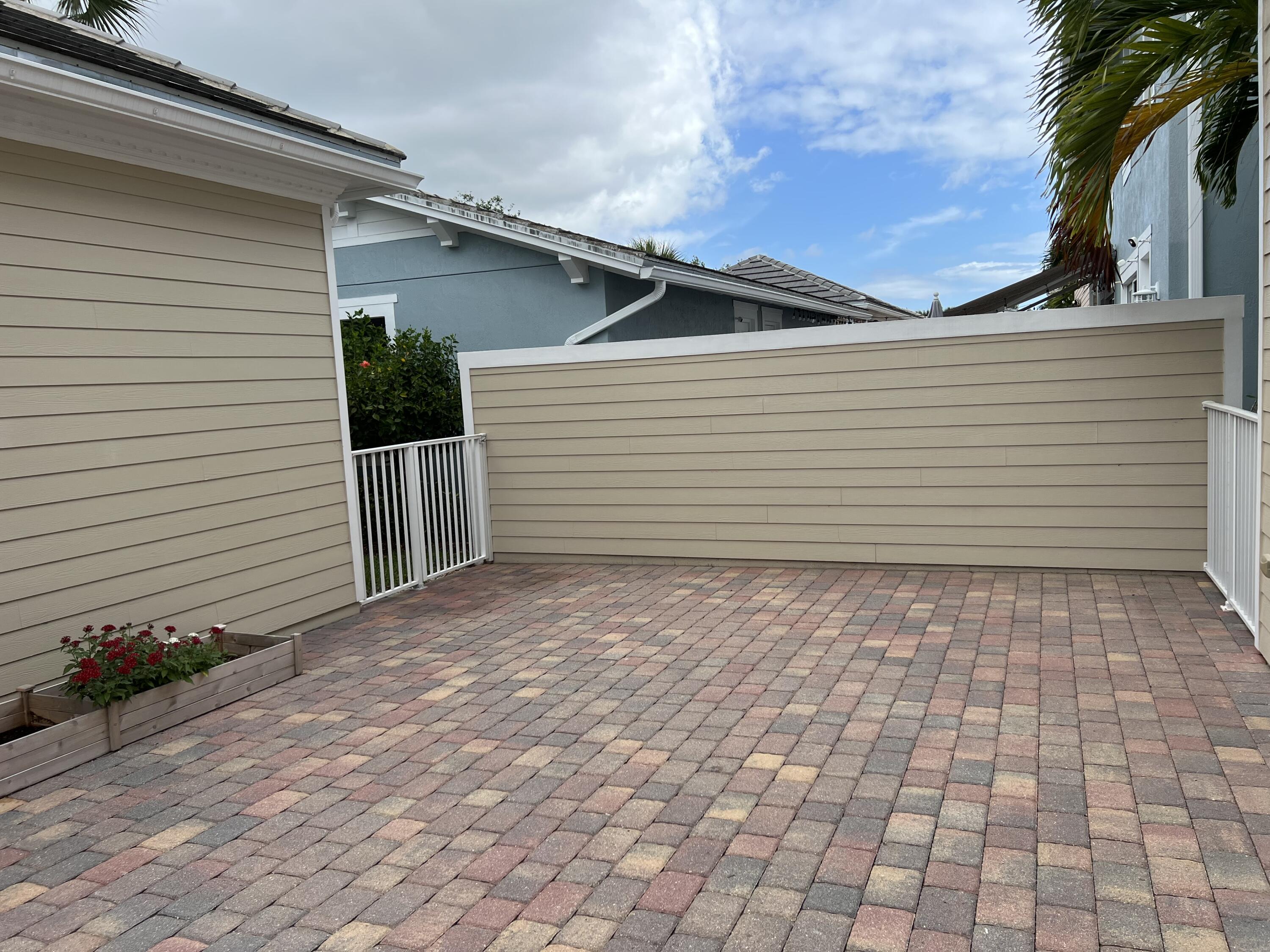 2746 Avalon Way Jupiter, FL 33458 - Photo 12 of 28 Court Yard1
