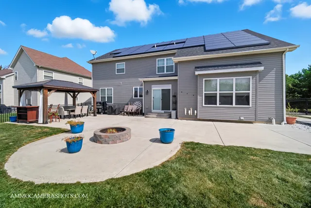 $634,900 | 1142 Deerpath Road, Aurora, IL 60506