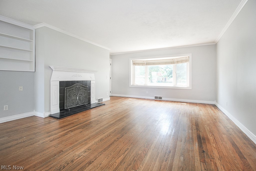 6401 Stumph Road Cleveland, OH 44130 - Photo 2 of 35