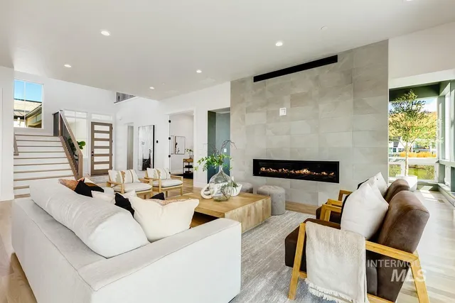 $1,955,000 | 5801 East Prominence Court, Boise, ID 83716