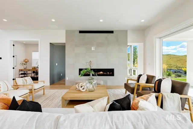 $1,955,000 | 5801 East Prominence Court, Boise, ID 83716