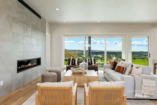 $1,955,000 | 5801 East Prominence Court, Boise, ID 83716