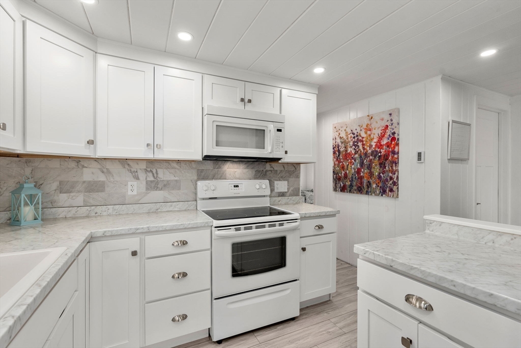 27 Lee Avenue Holland, MA 01521 - Photo 13 of 31