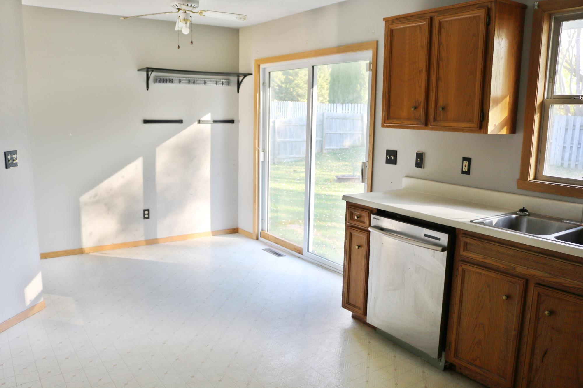 4037 Tesa Road Rockford, IL 61109 - Photo 2 of 15 Gallery Image 2