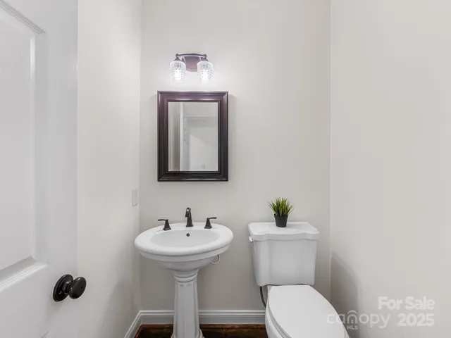 $1,098,000 | 5619 Mountain Point Lane, Charlotte, NC 28216