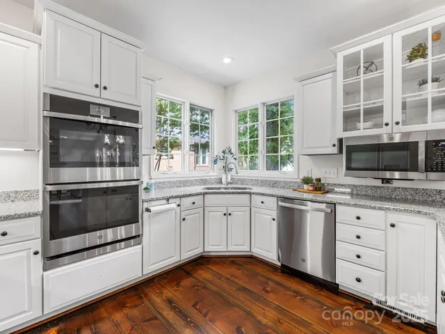 $1,098,000 | 5619 Mountain Point Lane, Charlotte, NC 28216