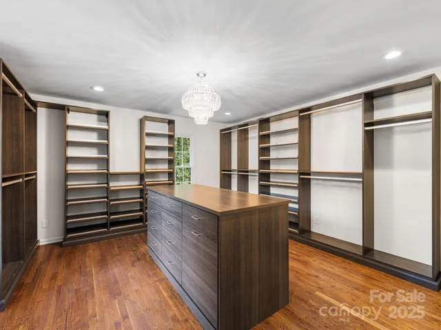 $1,098,000 | 5619 Mountain Point Lane, Charlotte, NC 28216