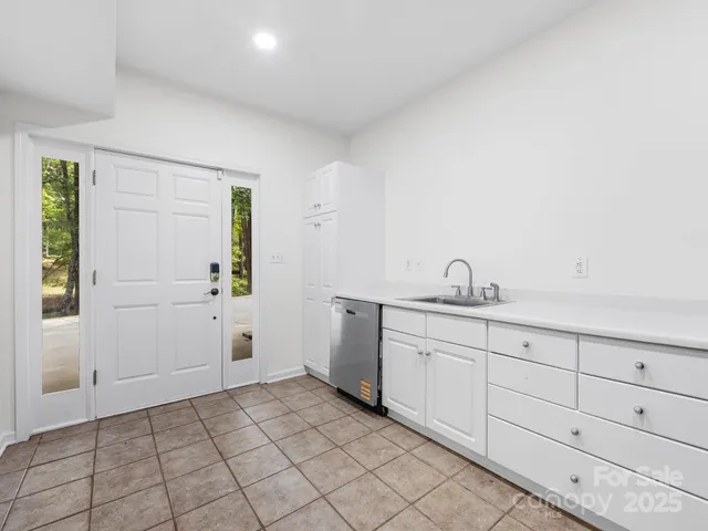 $1,098,000 | 5619 Mountain Point Lane, Charlotte, NC 28216