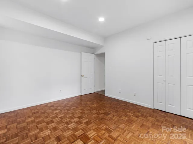 $1,098,000 | 5619 Mountain Point Lane, Charlotte, NC 28216