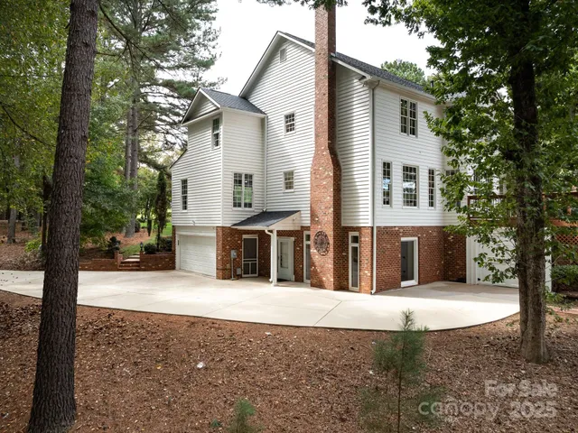 $1,098,000 | 5619 Mountain Point Lane, Charlotte, NC 28216