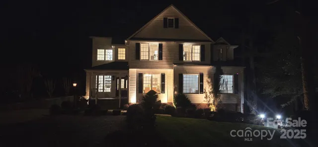 $1,098,000 | 5619 Mountain Point Lane, Charlotte, NC 28216