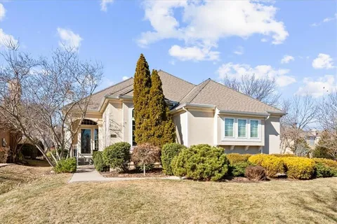 $640,000 | 11812 South Carriage Road, Olathe, KS 66062