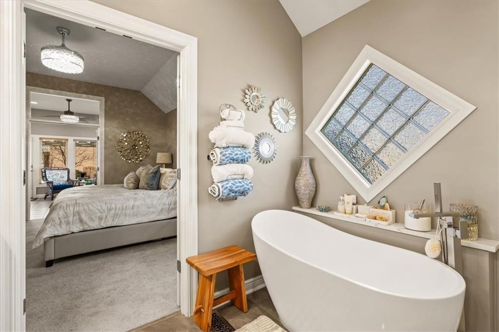 11812 South Carriage Road Olathe, KS 66062 - Photo 13 of 26