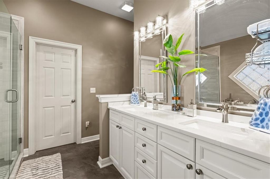 11812 South Carriage Road Olathe, KS 66062 - Photo 14 of 26