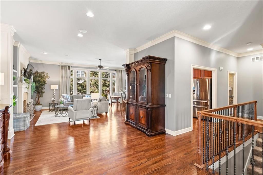 11812 South Carriage Road Olathe, KS 66062 - Photo 2 of 26