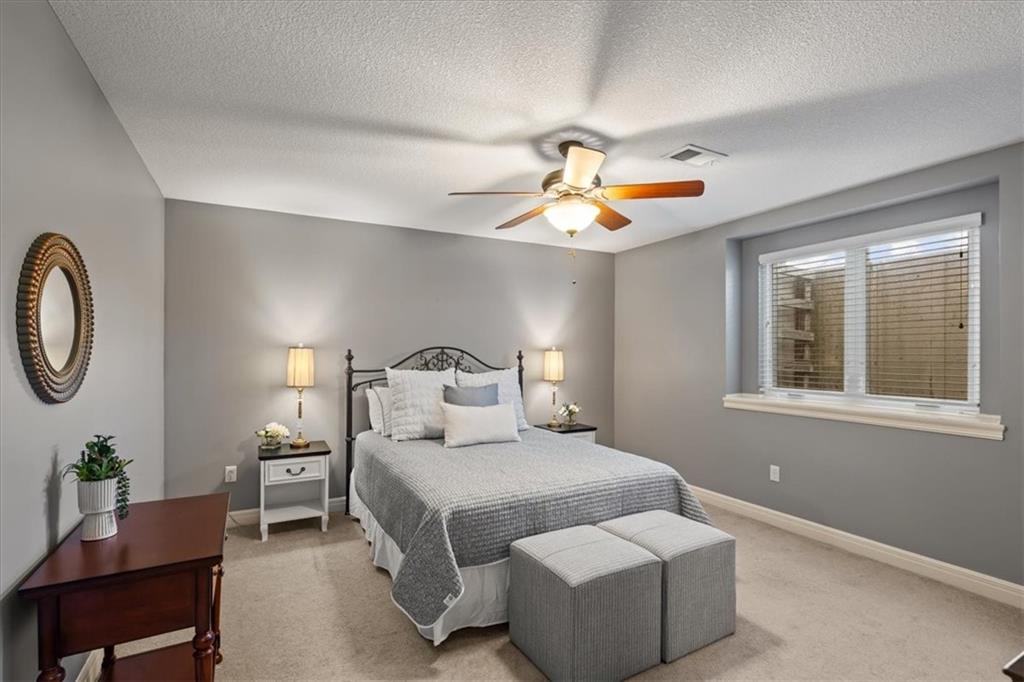 11812 South Carriage Road Olathe, KS 66062 - Photo 22 of 26