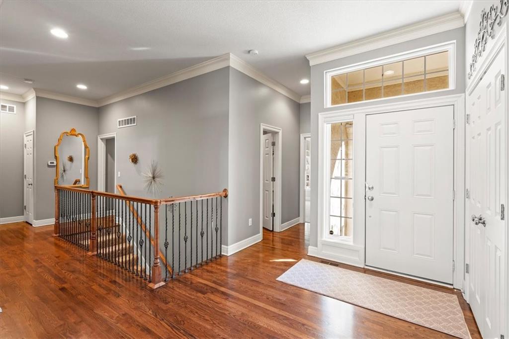 11812 South Carriage Road Olathe, KS 66062 - Photo 3 of 26