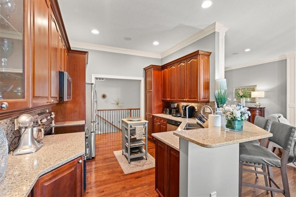 11812 South Carriage Road Olathe, KS 66062 - Photo 9 of 26