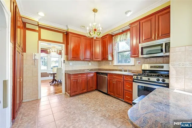 $945,000 | 570 Winterburn Grove, Cliffside Park, NJ 07010