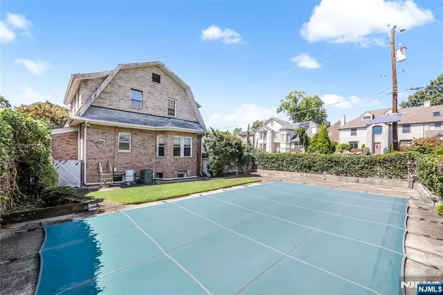 $945,000 | 570 Winterburn Grove, Cliffside Park, NJ 07010