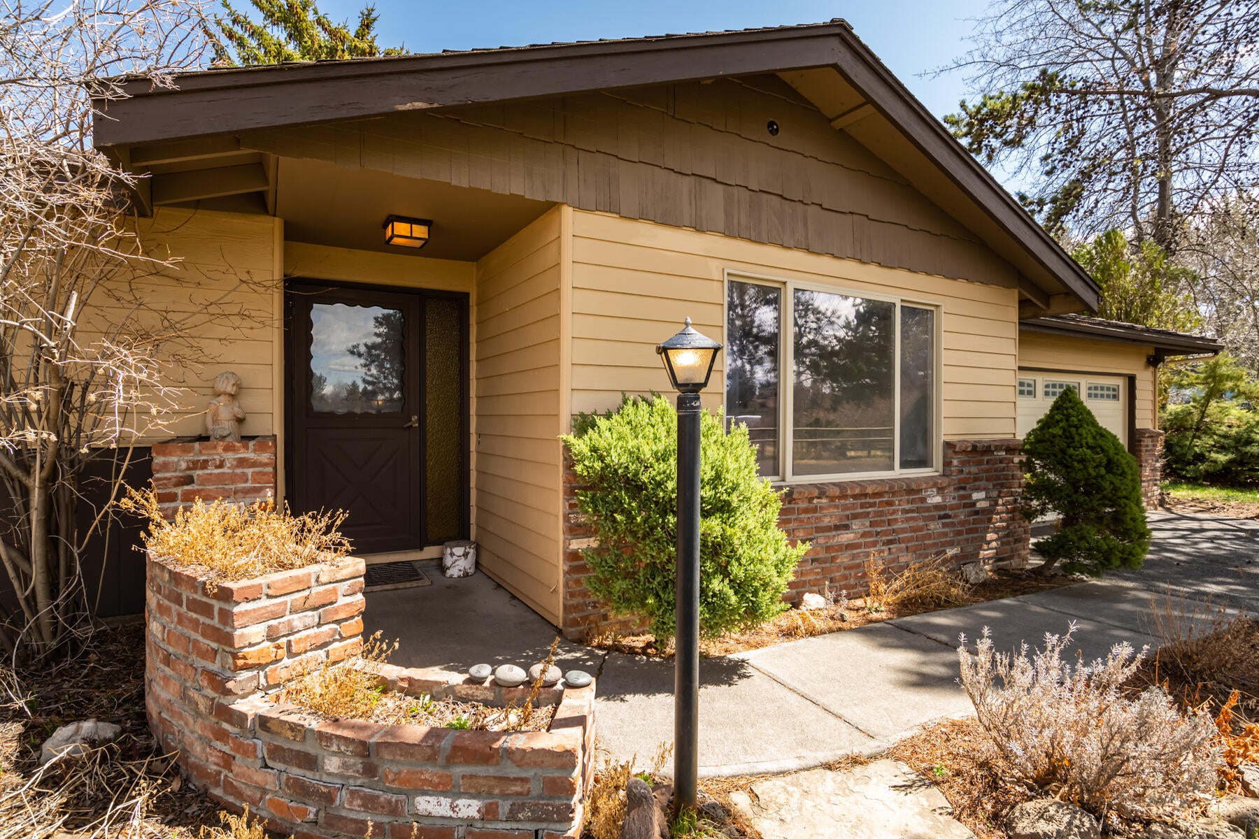 61865 Dobbin Road Bend, OR 97702 - Photo 3 of 38 3
