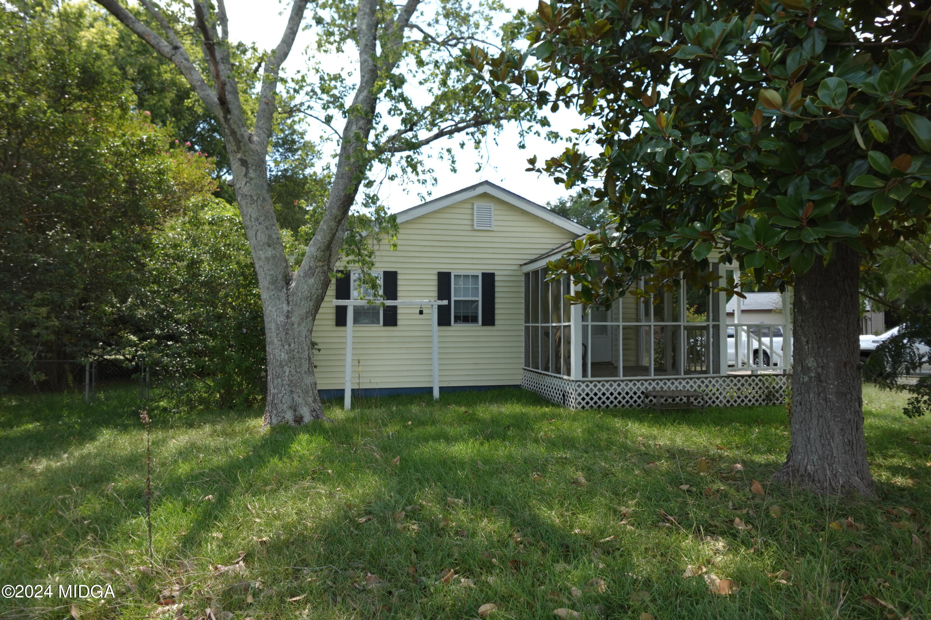 2261 Hubbard Road Macon, GA 31217 - Photo 1 of 1 2261 Hubbard Front Photo