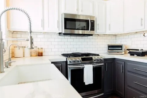 $6,500 | 707 Heliotrope Avenue, Corona del Mar, CA 92625