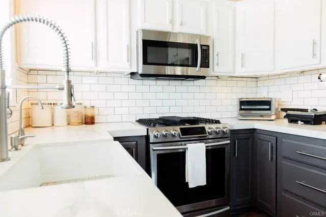 $6,500 | 707 Heliotrope Avenue, Corona del Mar, CA 92625