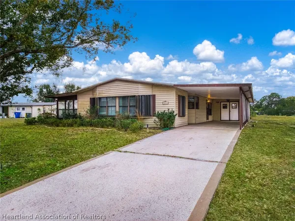 $1,700 | 247 Hickory Ridge Drive, Sebring, FL 33876
