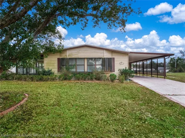 $1,700 | 247 Hickory Ridge Drive, Sebring, FL 33876