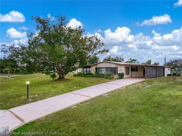 $1,700 | 247 Hickory Ridge Drive, Sebring, FL 33876