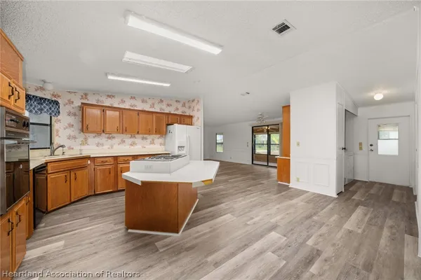 $1,700 | 247 Hickory Ridge Drive, Sebring, FL 33876