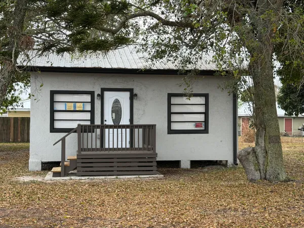 $250,000 | 210 Basilan Crescent, Clewiston, FL 33440