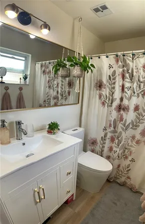 $2,800 | 548 Macleod Terrace, Dunedin, FL 34698