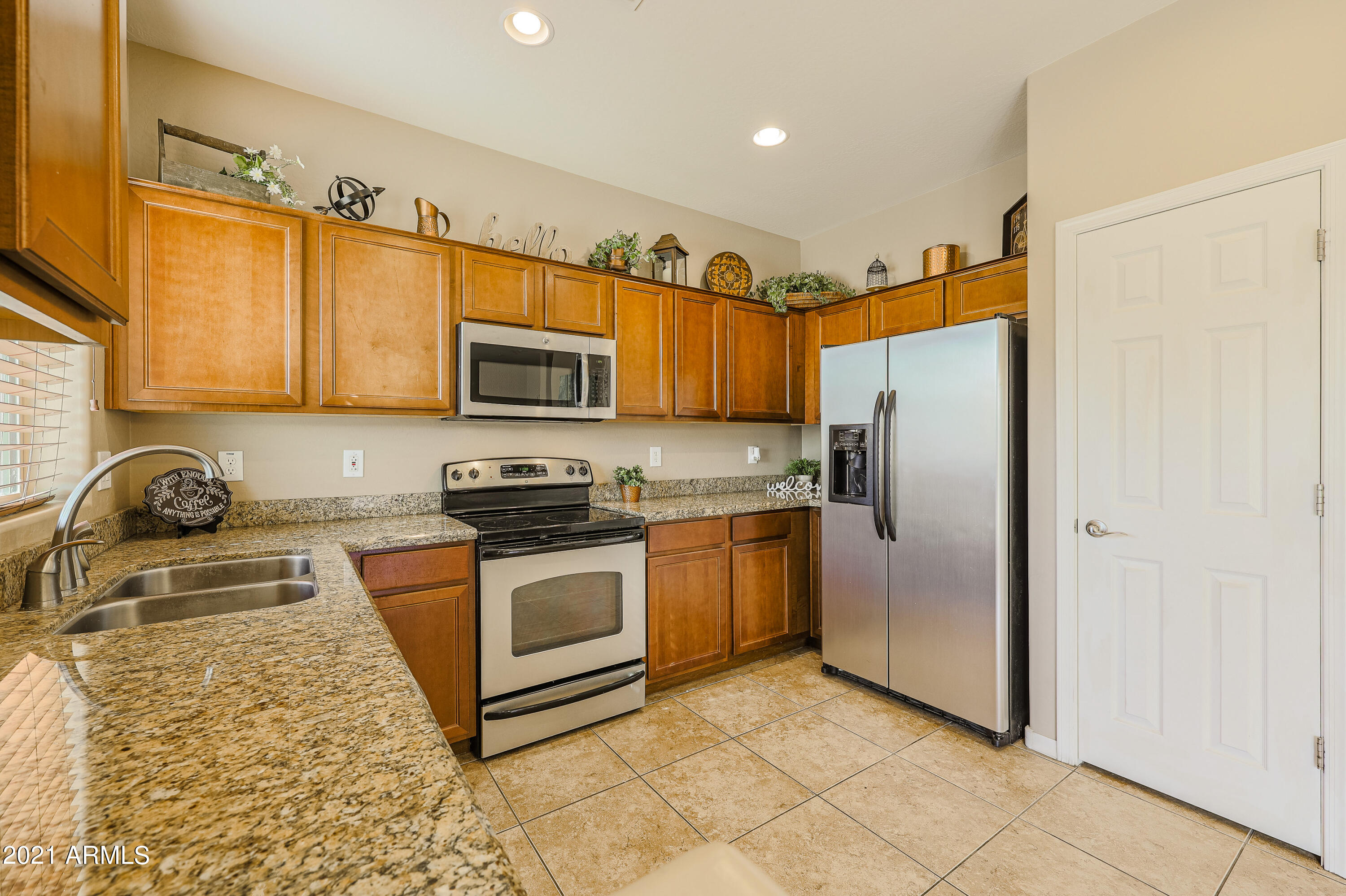 4117 West Coles Road Laveen, AZ 85339 - Photo 11 of 33 KITCHEN