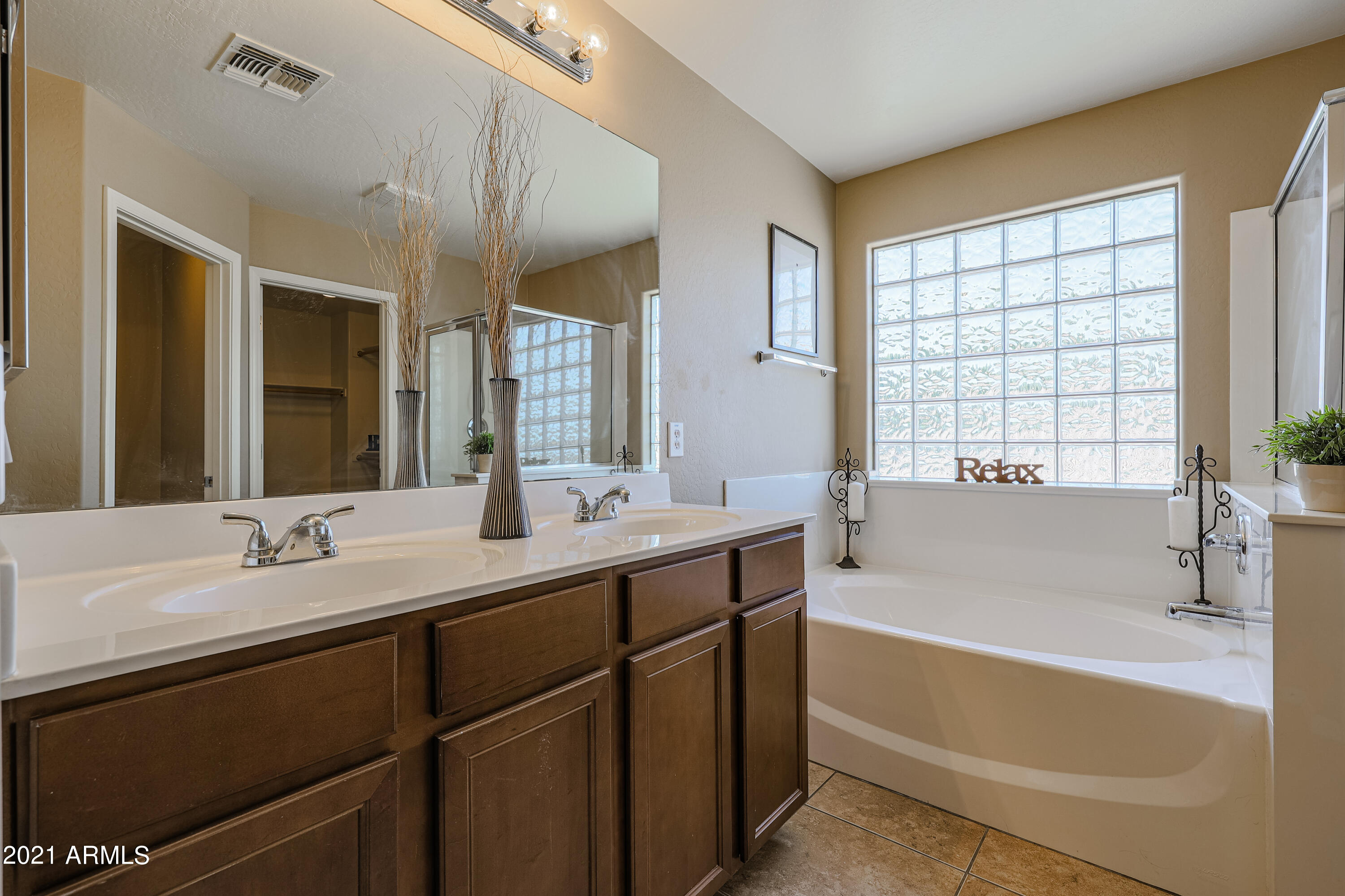 4117 West Coles Road Laveen, AZ 85339 - Photo 19 of 33 MASTER BATH