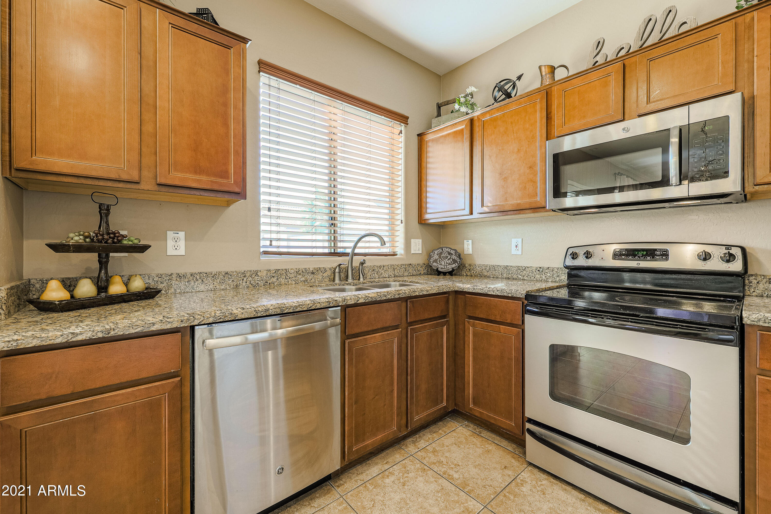 4117 West Coles Road Laveen, AZ 85339 - Photo 10 of 33 KITCHEN
