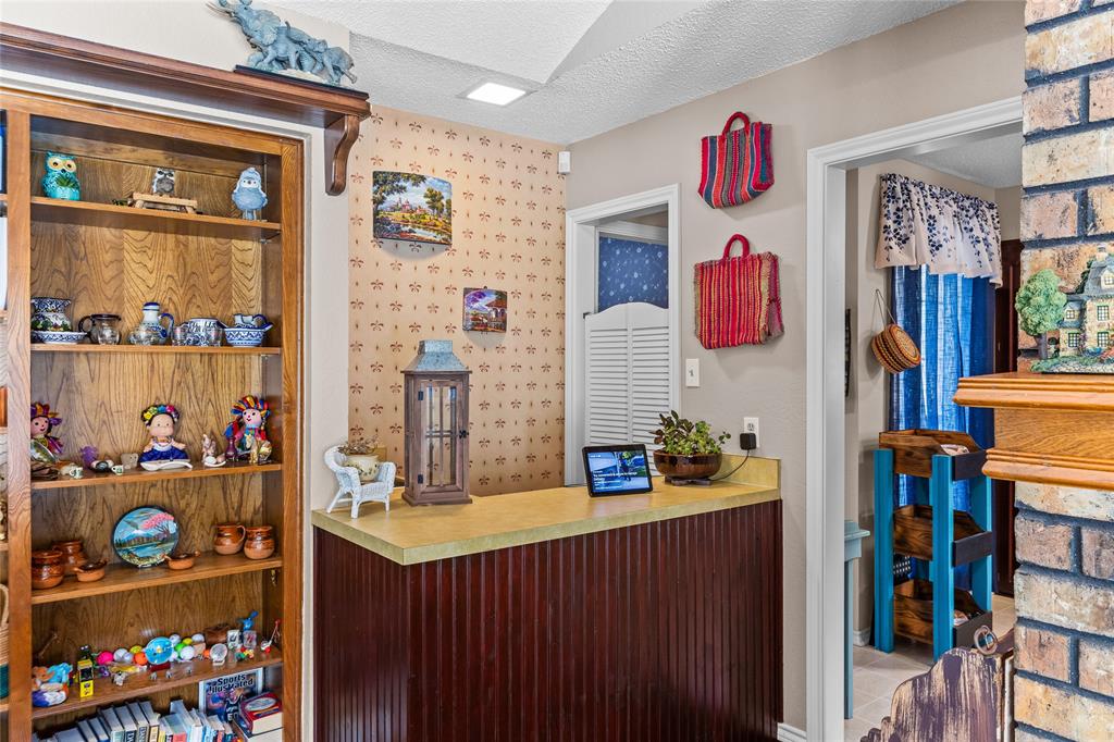 2626 Collard Road Arlington, TX 76017 - Photo 23 of 40 a bedroom with a bed and a window