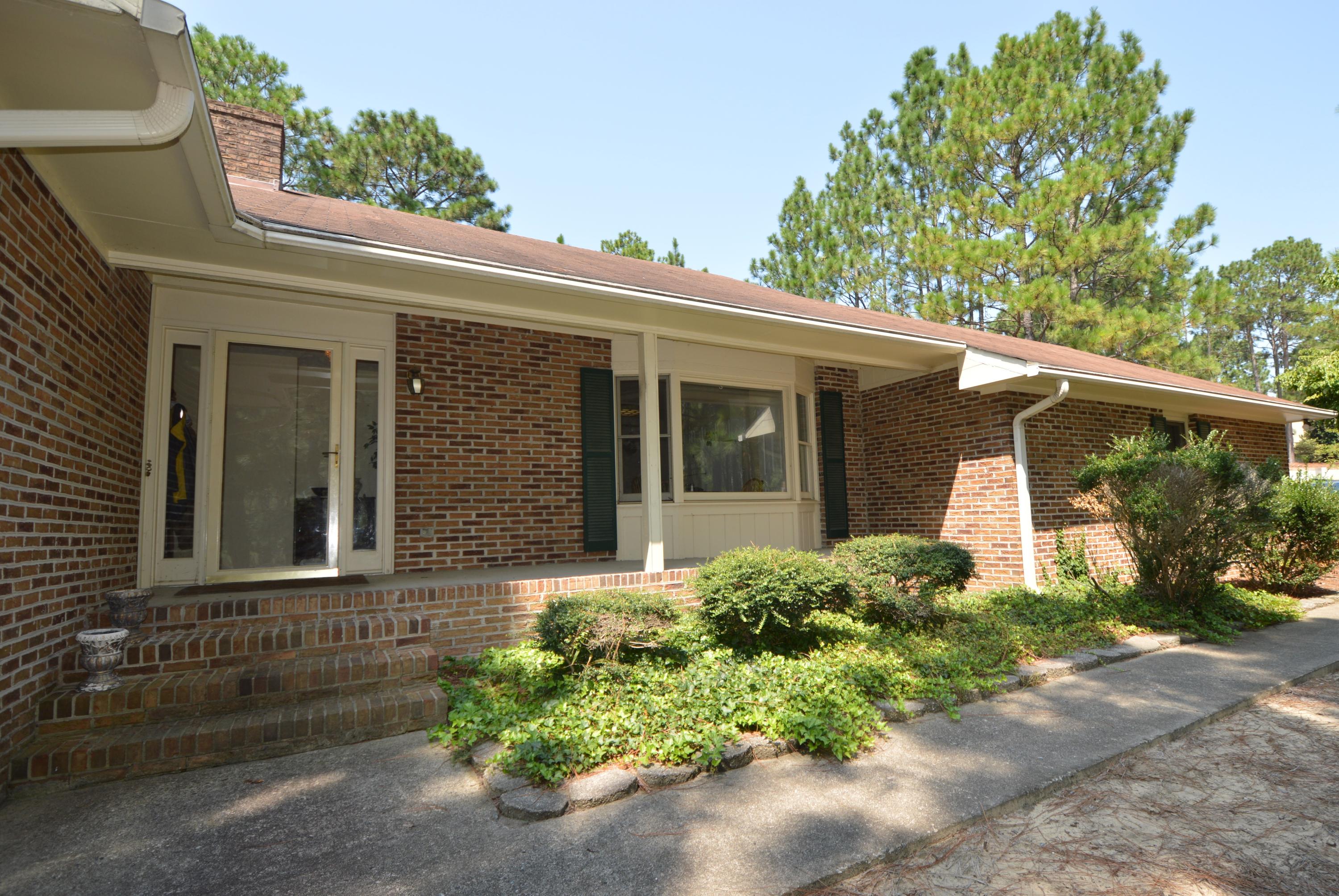 295 Fieldcrest Road Southern Pines, NC 28387 - Photo 4 of 25 DSC_0144