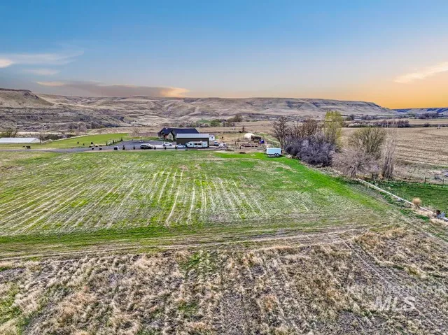 $250,000 | 0 Lot 1 River Road, Bliss, ID 83314