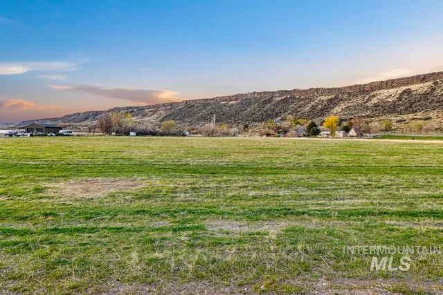 $250,000 | 0 Lot 1 River Road, Bliss, ID 83314