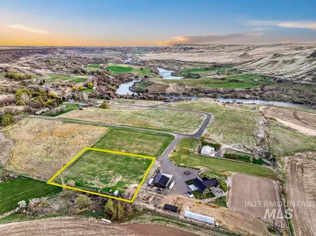 $250,000 | 0 Lot 1 River Road, Bliss, ID 83314