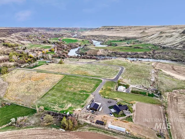 $250,000 | 0 Lot 1 River Road, Bliss, ID 83314