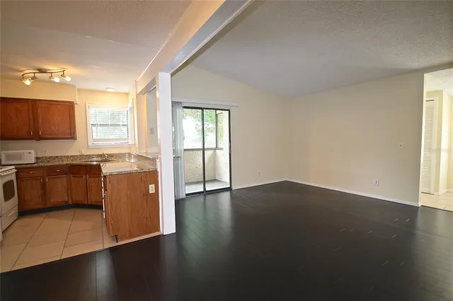 $1,370 | 2905 Antique Oaks Circle, Unit 4, Winter Park, FL 32792