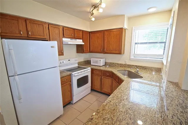 $1,370 | 2905 Antique Oaks Circle, Unit 4, Winter Park, FL 32792