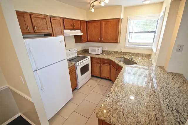 $1,370 | 2905 Antique Oaks Circle, Unit 4, Winter Park, FL 32792