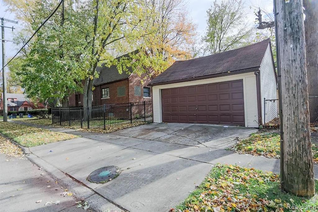 14645 Stahelin Road Detroit, MI 48223 - Photo 4 of 37