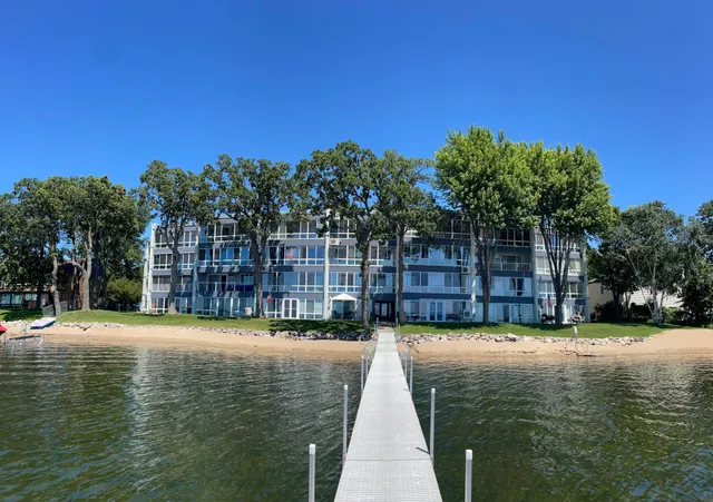 $385,000 | 315 Park Lake Boulevard, Unit 207, Detroit Lakes, MN 56501
